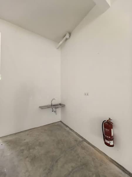 Shop for Rent in Taman Bukit Kaze (Ulu Tiram) - Joyce Ong - Interior - PropertyGuru.com.my