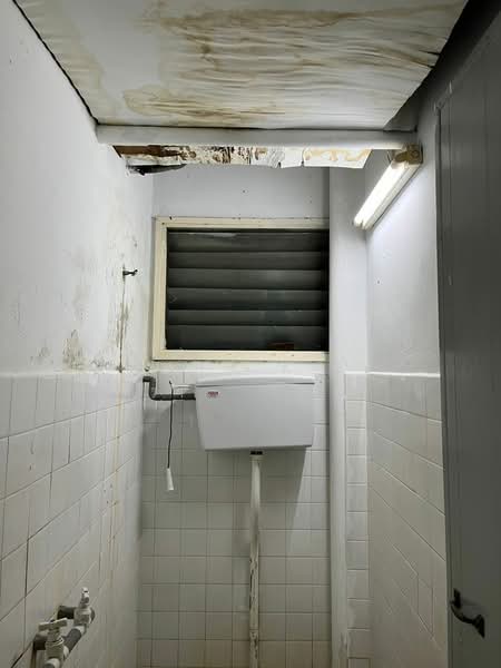 Rumah Flat untuk Disewa di Taman Suria Jaya - Loh KC - Bathroom - PropertyGuru.com.my
