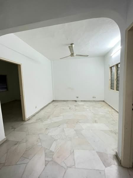 Rumah Flat untuk Disewa di Taman Suria Jaya - Loh KC - Interior - PropertyGuru.com.my