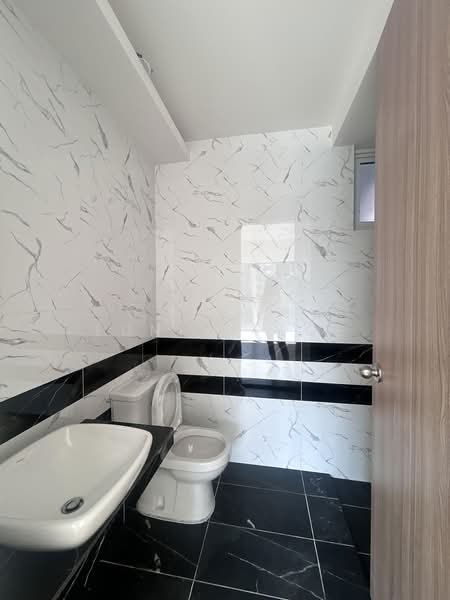 Condominium for Sale at QuayWest Residence - Eunice Loe - Bathroom - PropertyGuru.com.my