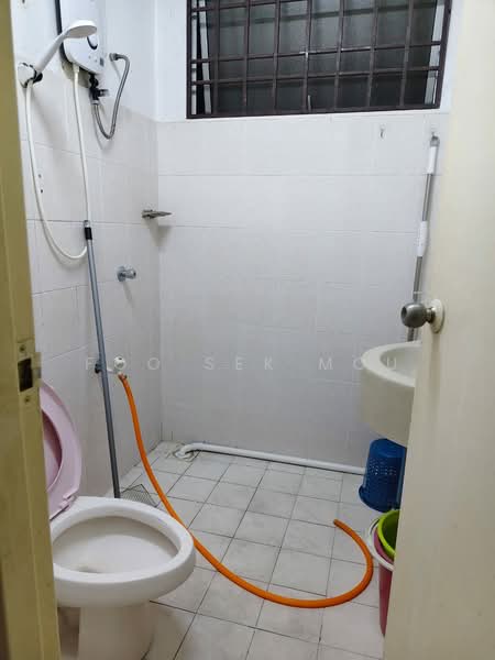 Condominium for Sale at Platinum Hill PV 5 - Foo Sek Mou - Bathroom - PropertyGuru.com.my