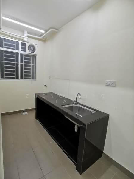 Service Residence for Sale at Platinum Lake PV 21 - Zheng Hong Tan - Kitchen - PropertyGuru.com.my