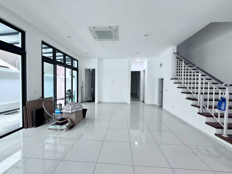Cluster House for Sale in Eco Botanic (Iskandar Puteri (Nusajaya)) - Zephyr Khoo - Living Room - PropertyGuru.com.my