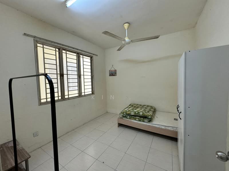 Kondominium untuk Dijual di Platinum Lake PV 10 - Kin L - Bedroom - PropertyGuru.com.my