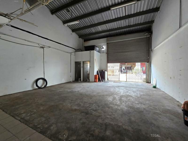Warehouse for Rent in Puchong (Selangor) - Alex Lee - Interior - PropertyGuru.com.my