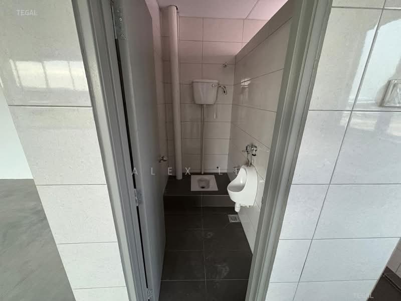 Gudang untuk Disewa di Shah Alam (Selangor) - Alex Lee - Bathroom - PropertyGuru.com.my