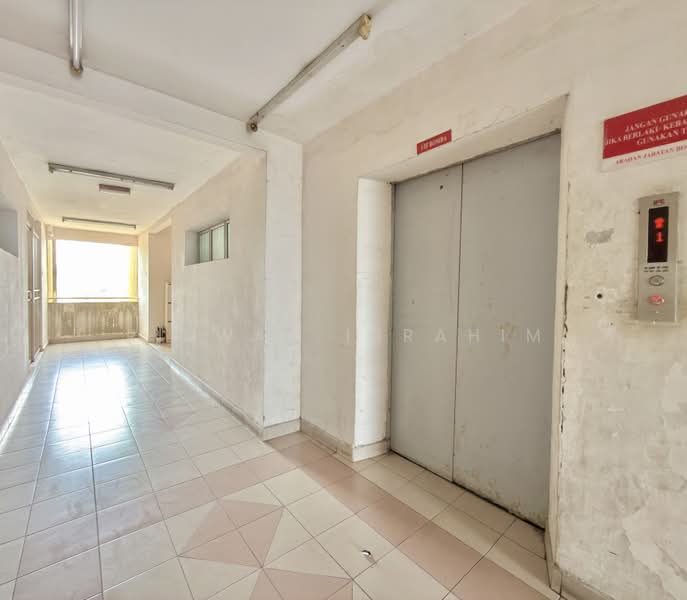 Kondominium untuk Dijual di Magna Ville - Ridwan Ibrahim - Corridor - PropertyGuru.com.my