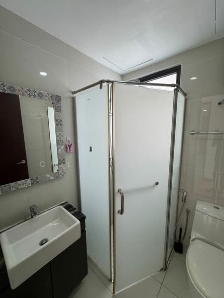 Condominium for Rent at Kings Bay @ Country Garden Danga Bay - Celine Yong - Bathroom - PropertyGuru.com.my