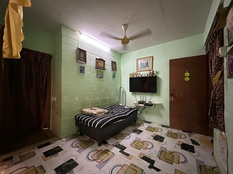 Apartment for Sale at Apartment Julia - Norafian SMH - Bedroom - PropertyGuru.com.my