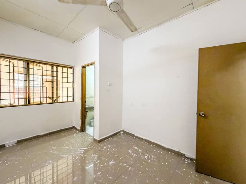 Rumah Teres 2 Tingkat untuk Dijual di Seksyen 13 (Shah Alam) - Izzat Zamros - PropertyGuru.com.my