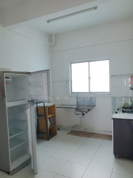 Condominium for Sale at The Golden Triangle Condominium - Chan YB - Kitchen - PropertyGuru.com.my