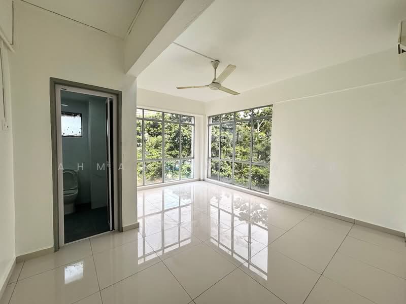 Kondominium untuk Dijual di Subang Ville Aman Luxury Condominiums - Ahmad Fikri Amer Hamzah - Bathroom - PropertyGuru.com.my