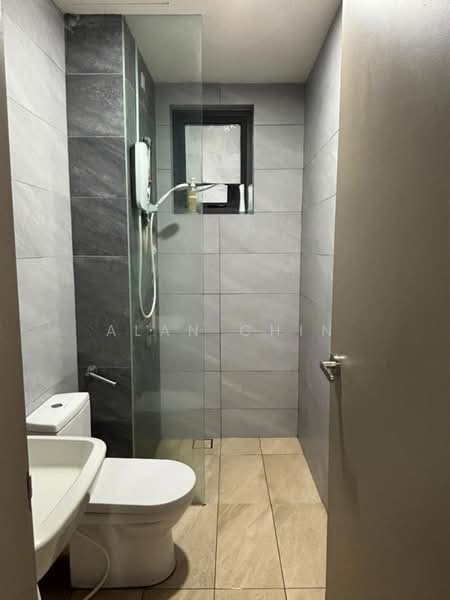 Kondominium untuk Disewa di Bennington Residences @ SkyArena - Alan Chin - Bathroom - PropertyGuru.com.my