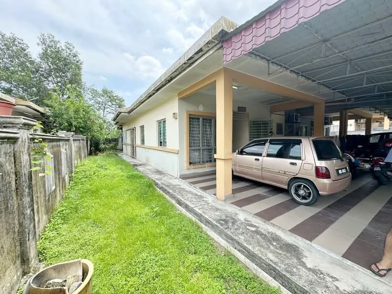 Semi-Detached House for Sale in Rawang (Selangor) - Katherine Leong - Exterior - PropertyGuru.com.my