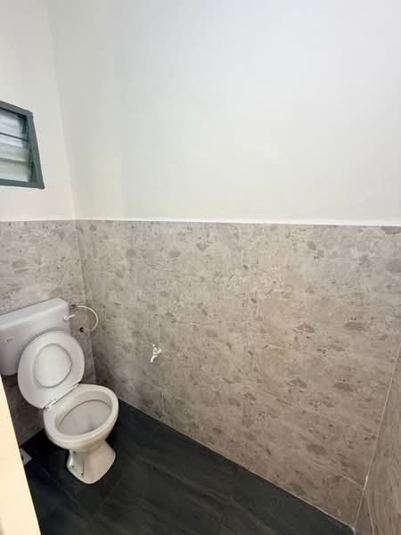 Rumah Teres 2 Tingkat untuk Dijual di Taman Sejati (Labis) - Marcus Tey - Bathroom - PropertyGuru.com.my
