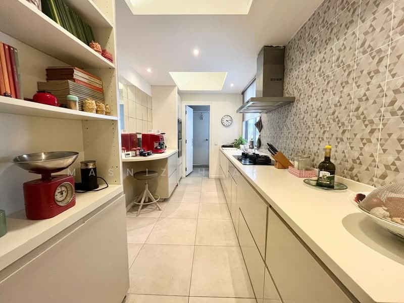 Condominium for Sale at 2 Hampshire - Masnizah Arifin - Kitchen - PropertyGuru.com.my