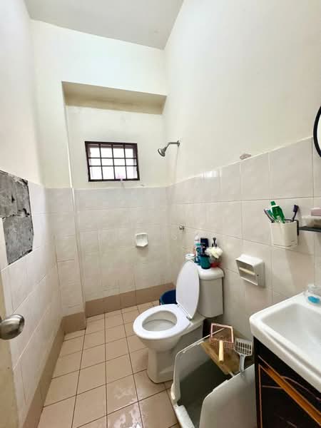 Rumah Kluster untuk Dijual di Alam Suria (Puncak Alam) - Shiqin Saidin - Bathroom - PropertyGuru.com.my