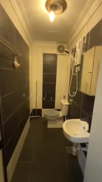 Apartment for Rent at Vista Bayu - Veni Foo Yoke Fuang - Bathroom - PropertyGuru.com.my