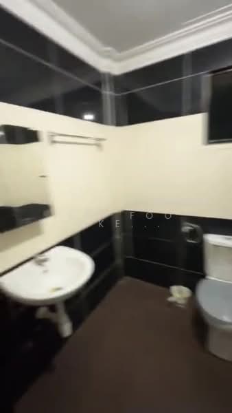 Apartment for Rent at Vista Bayu - Veni Foo Yoke Fuang - Bathroom - PropertyGuru.com.my