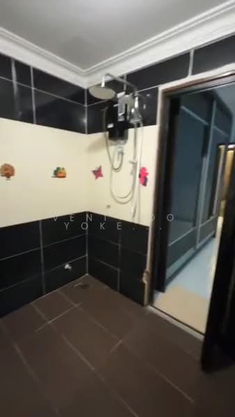 Apartment for Rent at Vista Bayu - Veni Foo Yoke Fuang - Bathroom - PropertyGuru.com.my