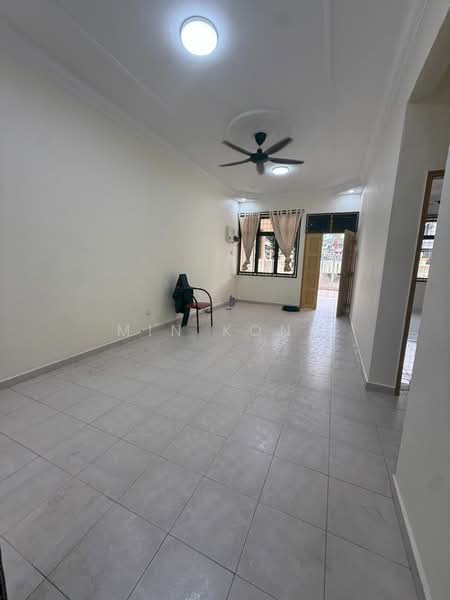 Rumah Teres 1 Tingkat untuk Disewa di Taman Daya (Johor Bahru) - Min Kong - Living Room - PropertyGuru.com.my
