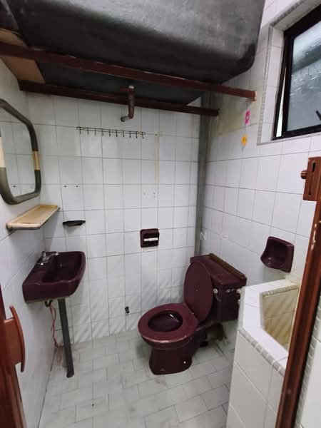 Flat for Sale at Flat Taman Ungku Tun Aminah - Min Kong - Bathroom - PropertyGuru.com.my