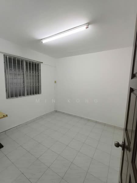 Flat for Sale at Flat Taman Ungku Tun Aminah - Min Kong - Interior - PropertyGuru.com.my