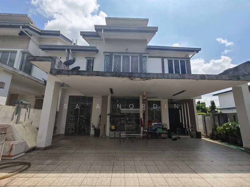 2-storey Terraced House for Sale in D'alpinia (Puchong) - Sa'a Nordin - Exterior - PropertyGuru.com.my
