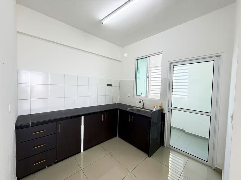 Kondominium untuk Disewa di Ideal Residency - Jerry Tan - Kitchen - PropertyGuru.com.my