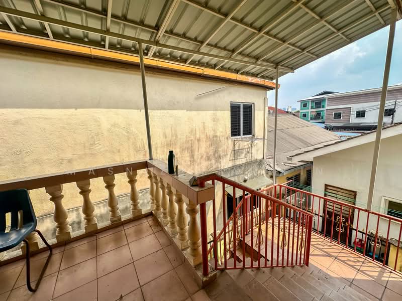 Rumah Banglo untuk Dijual di Kampung Nakhoda (Selayang) - Masnizah Arifin - Balcony - PropertyGuru.com.my