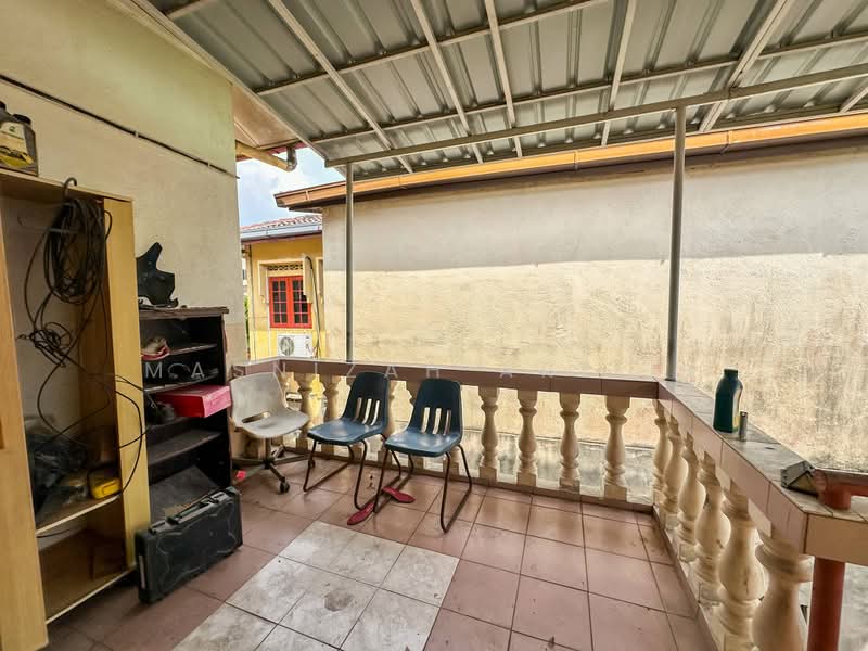 Rumah Banglo untuk Dijual di Kampung Nakhoda (Selayang) - Masnizah Arifin - Balcony - PropertyGuru.com.my