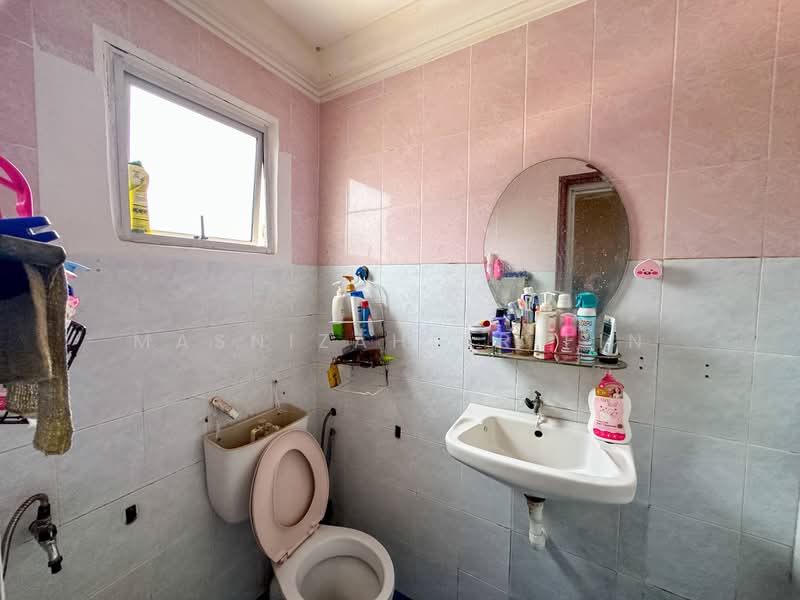 Rumah Banglo untuk Dijual di Kampung Nakhoda (Selayang) - Masnizah Arifin - Bathroom - PropertyGuru.com.my