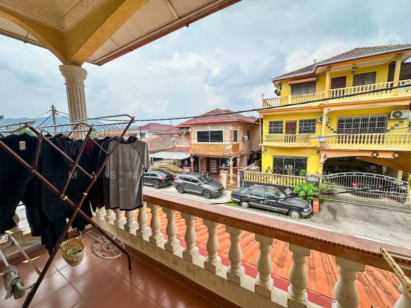 Rumah Banglo untuk Dijual di Kampung Nakhoda (Selayang) - Masnizah Arifin - Exterior - PropertyGuru.com.my