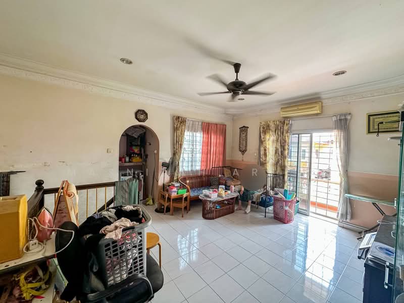 Rumah Banglo untuk Dijual di Kampung Nakhoda (Selayang) - Masnizah Arifin - Living Room - PropertyGuru.com.my