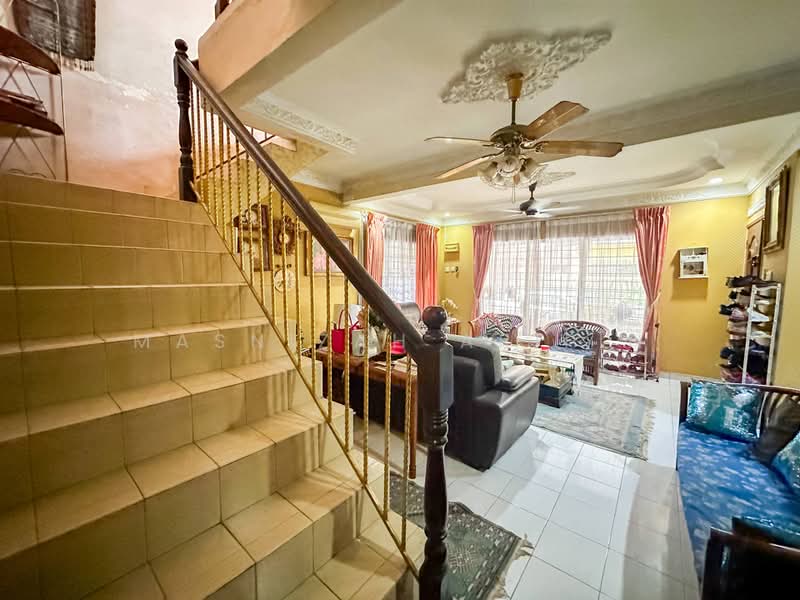 Rumah Banglo untuk Dijual di Kampung Nakhoda (Selayang) - Masnizah Arifin - Living Room - PropertyGuru.com.my