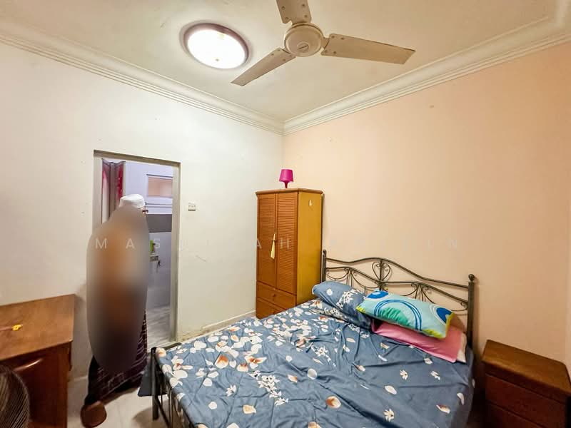 Rumah Banglo untuk Dijual di Kampung Nakhoda (Selayang) - Masnizah Arifin - Bedroom - PropertyGuru.com.my