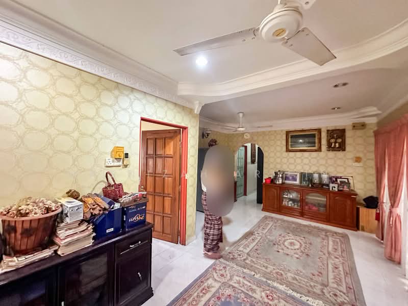 Rumah Banglo untuk Dijual di Kampung Nakhoda (Selayang) - Masnizah Arifin - Living Room - PropertyGuru.com.my