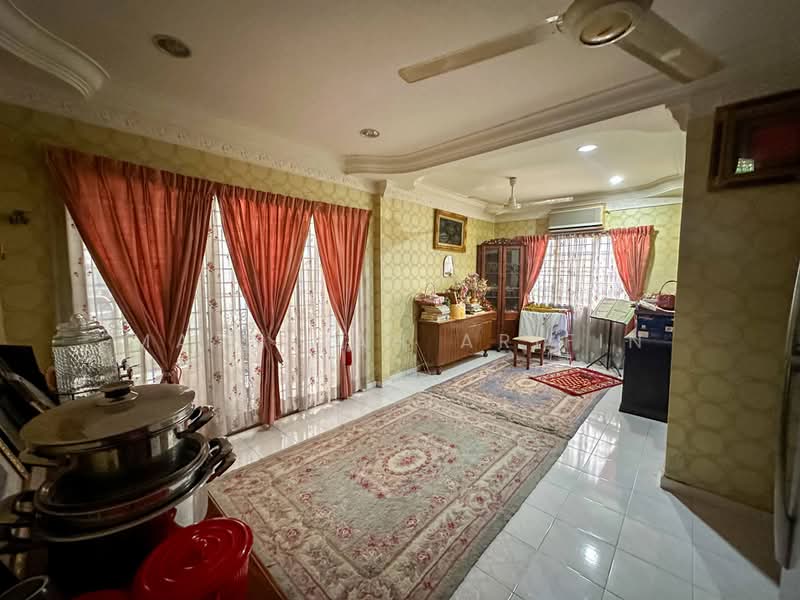 Rumah Banglo untuk Dijual di Kampung Nakhoda (Selayang) - Masnizah Arifin - Living Room - PropertyGuru.com.my