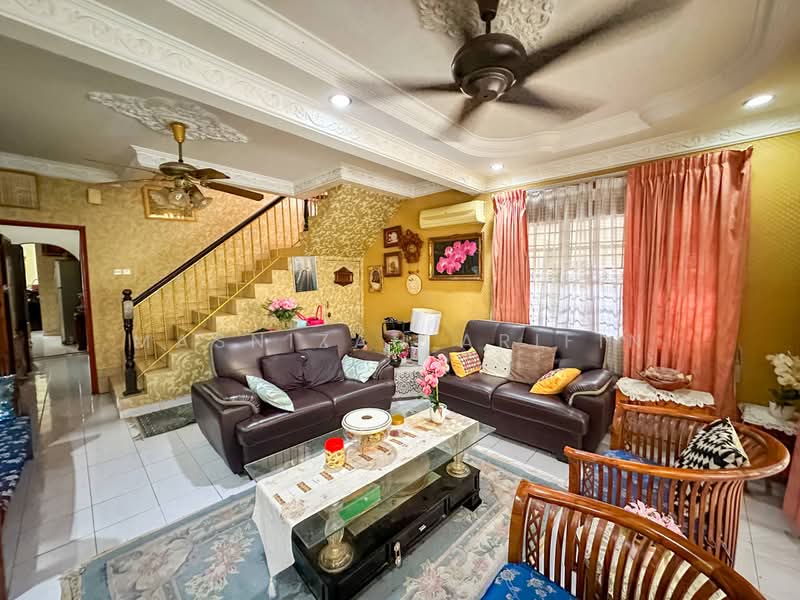 Rumah Banglo untuk Dijual di Kampung Nakhoda (Selayang) - Masnizah Arifin - Living Room - PropertyGuru.com.my