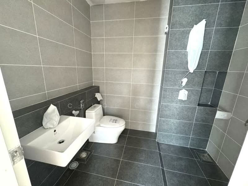 Semi-Detached House for Sale in Ulu Tiram (Johor) - Chloe Chin - Bathroom - PropertyGuru.com.my