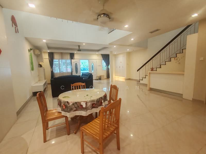 Rumah Teres 2 Tingkat untuk Dijual di Kota Kemuning (Shah Alam) - Chloe Tan - Living Room - PropertyGuru.com.my