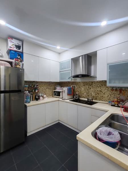 Rumah Teres 2 Tingkat untuk Dijual di Kota Kemuning (Shah Alam) - Chloe Tan - Kitchen - PropertyGuru.com.my