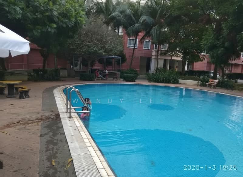 Pangsapuri untuk Dijual di D' Kiara Apartment - Wendy Lee - Pool - PropertyGuru.com.my