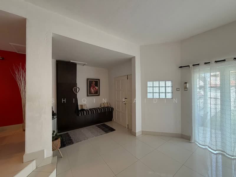 Rumah Teres 2 Tingkat untuk Dijual di Taman Pinggiran Ukay (Ulu Kelang) - Shiqin Saidin - Living Room - PropertyGuru.com.my