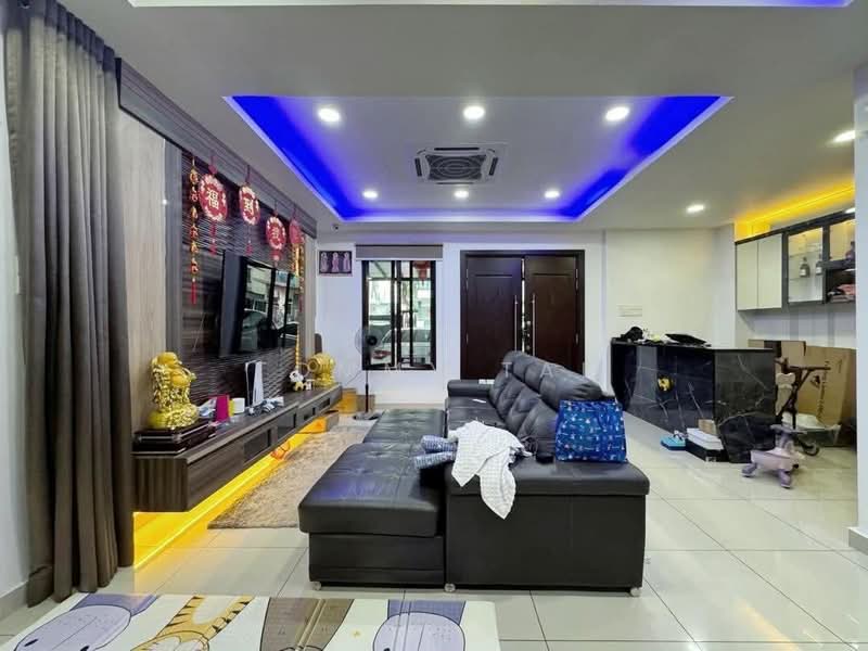 Cluster House for Sale in Taman Lagenda Putra (Kulai) - Tommy Tai - Living Room - PropertyGuru.com.my