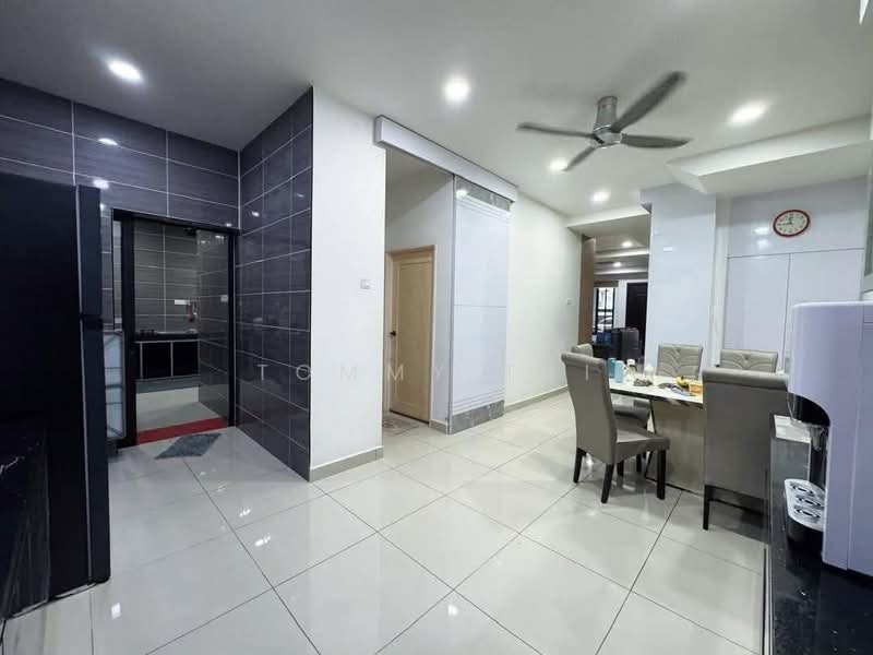Cluster House for Sale in Taman Lagenda Putra (Kulai) - Tommy Tai - Kitchen - PropertyGuru.com.my