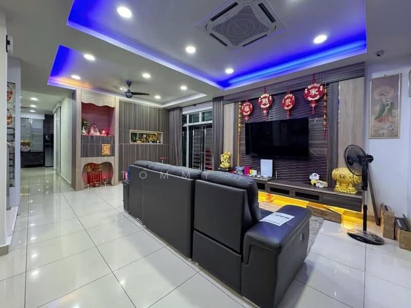 Cluster House for Sale in Taman Lagenda Putra (Kulai) - Tommy Tai - Living Room - PropertyGuru.com.my