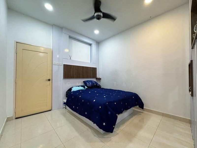 Cluster House for Sale in Taman Lagenda Putra (Kulai) - Tommy Tai - Bedroom - PropertyGuru.com.my