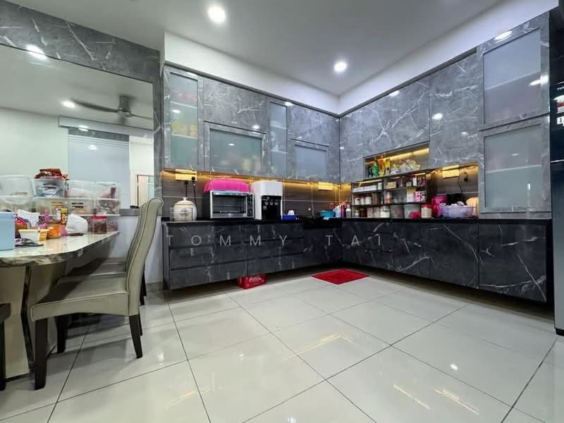 Cluster House for Sale in Taman Lagenda Putra (Kulai) - Tommy Tai - Kitchen - PropertyGuru.com.my