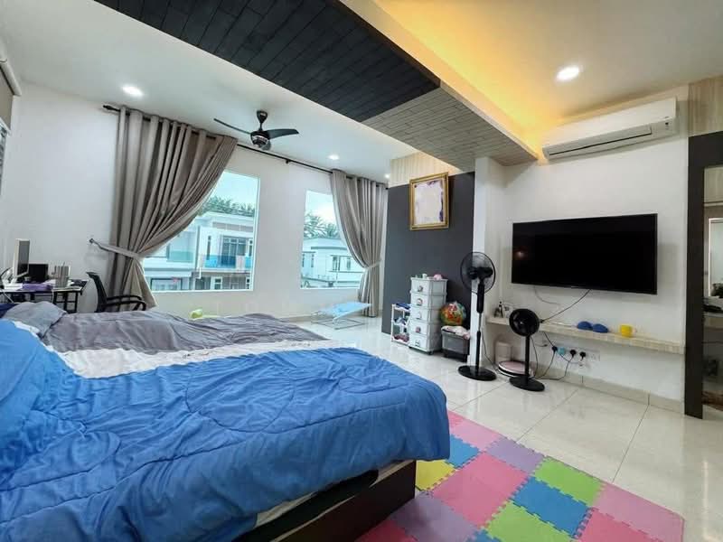 Cluster House for Sale in Taman Lagenda Putra (Kulai) - Tommy Tai - Bedroom - PropertyGuru.com.my